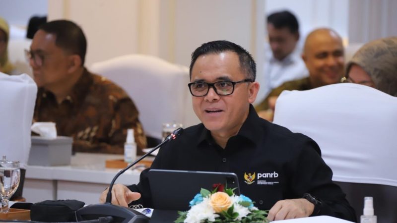 Menteri PANRB Abdullah Azwar Anas dalam Rapat Dewan Pengarah SDI di Kantor Kementerian PANRB, Jakarta pada Selasa (30/7/2024). Foto : Humas KemenPANRB