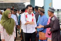 Gubernur Kepulauan Riau H. Ansar Ahmad pada hari keduanya melakukan kunjungan kerja ke Kabupaten Lingga diakhiri dengan mengunjungi Desa Penaah, Rabu (17/7/2024) petang. Foto: Diskominfo Kepri