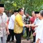 Gubernur Kepulauan Riau Ansar Ahmad disambut antusias saat melakukan silaturahmi dengan masyarakat Perumahan KDA RW 005/RT 003, Kelurahan Belian, Kecamatan Batam Kota, Minggu (21/7/2024). Foto: Diskominfo Kepri