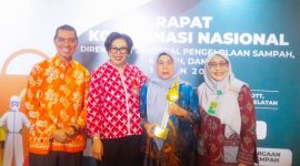Bank Sampah Kuantan Bersih Kota Tanjungpinang, Kepulauan Riau berhasil meraih penghargaan juara ketiga terbaik nasional dalam kategori Bank Sampah Unit Terbaik yang diberikan Kementerian Lingkungan Hidup dan Kehutanan (KLHK) Republik Indonesia. Foto: Diskominfo Tanjungpinang