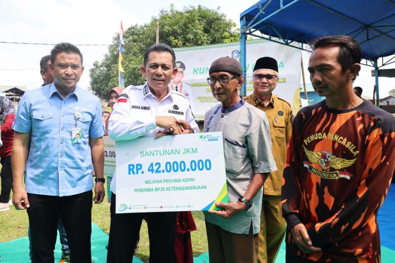 Pemerintah Provinsi Kepulauan Riau sangat komitment dalam memberikan perlindungan jaminan sosial ketenagakerjaan kepada masyarakat nelayan, hususnya dalam program jaminan kecelakaan kerja (JKK)dan jaminan kematian (JKM). Foto: Diskominfo Kepri
