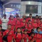 Wakil Wali Kota Batam, Amsakar Achmad, melepas keberangkatan pesepakbola muda Batam ke Malaysia. Atlet berusia 10-19 tahun itu, akan mengikuti Malaysia Premier International Youth Football Tournament JOHOR CUP. Foto: INIKEPRI.COM