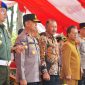 Gubernur Kepulauan Riau, diwakili Sekretaris Daerah Kepulauan Riau Adi Prihantara, menghadiri acara Simulasi Sistem Pengamanan (SISPAM) Kota Dalam Rangka Kesiapan Pengamanan Pilkada Tahun 2024 yang dilaksanakan pada Kamis (22/8/2024) di lapangan Sport Hall Tumenggung Abdul Jamal Kota Batam. Foto: Diskominfo Kepri