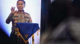 Kakorlantas Polri Irjen Pol Aan Suhanan saat menggelar Rapat Anev Pelayanan Regident dan Kesamsatan T.A. 2024 di Medan, Jumat (2/8/2024). Foto: Humas Polri