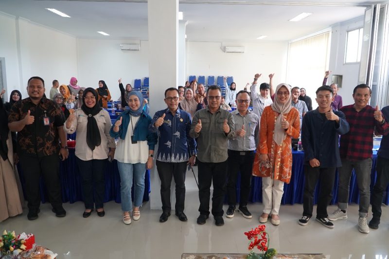 PT PLN Batam berkomitmen untuk terus mendukung pengembangan UMKM di Kota Batam dengan menyelenggarakan kegiatan Pelatihan Digital Marketing dan Tata Kelola Pelaku Usaha UMKM. Kegiatan ini terwujud berkat kolaborasi BUMN antara PT PLN Batam dengan Bank Rakyat Indonesia (BRI) bersama Pemerintah Kota Batam dalam hal ini melalui Dinas Koperasi dan Usaha Mikro Kota Batam, pada Kamis (15/8/2024), di Gedung PLUT, KUMKM Raja Ali Kelana Kota Batam. Foto: PLN Batam untuk INIKEPRI.COM