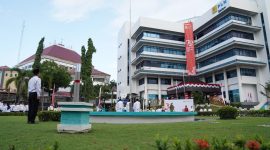 Dalam Rangka Merayakan Dirgahyu Kemerdekaan Republik Indonesia (RI) ke-79 tahun, PT PLN Batam menggelar Upacara Bendera Peringatan Hari Ulang Tahun (HUT) Ke-79 Kemerdekaan RI Tahun 2024 dan rangkaian kegiatan lainnya di lapangan Kantor Korporat PLN Batam, Sabtu (17/8/2024). Foto: PLN Batam untuk INIKEPRI.COM