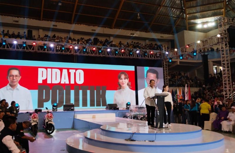 Deklarasi Amsakar Achmad dan Li Claudia Chandra. Foto: INIKEPRI.COM