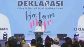 Momen ketua umum Partai NasDem Surya Paloh menelepon Amsakar Achmad. Foto: INIKEPRI.COM