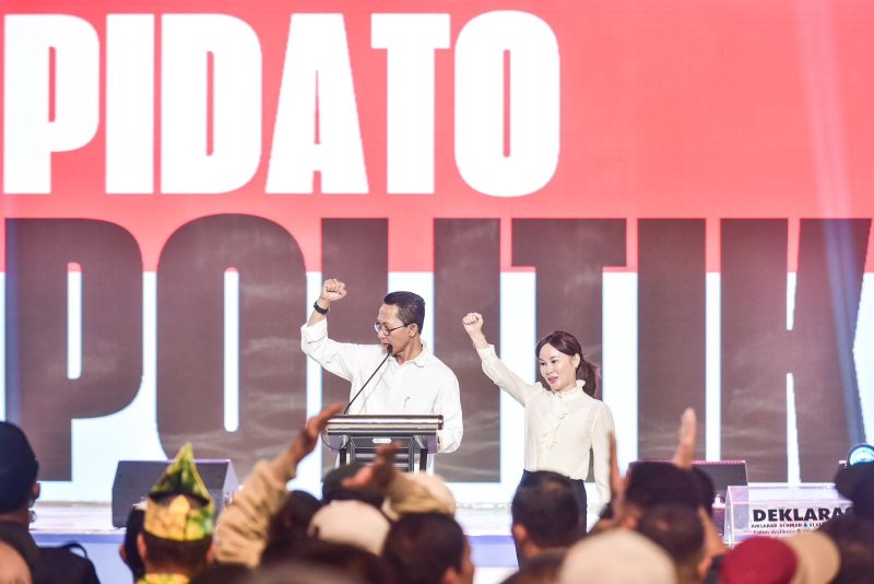 Amsakar Achmad dan Li Claudia Chandra. Foto: INIKEPRI.COM