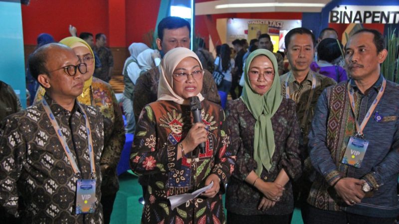 Menaker Ida Fauziyah saat Konferensi Pers pembukaan NakerFest 2024 di JIExpo, Jakarta pada Jumat (23/8/2024)/Foto : InfoPublik/Alifa Shaliha