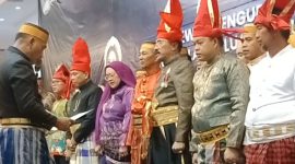 Ketua Dewan Pimpinan Pusat (DPP) Perkumpulan Keluarga Sulawesi Selatan (PKSS), Akhmad Rosano melantik H.Ince A.Rifai Ibnu Yusuf, SH.,MH sebagai Ketua Dewan Pimpinan Wilayah (DPW) Provinsi Kalimantan Utara priode 2024-2029 bertempat di Ballroom Tarakan Plaza, Jl. Yos Sudarso, Karang Balik, Kota Tarakan, Minggu (25/8/2024). Foto: INIKEPRI.COM