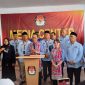 Amsakar Achmad dan Li Claudia Chandra di KPU Batam. Foto: INIKEPRI.COM