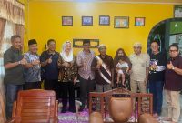 Cen Sui Lan-Jarmin Sidik saat di rumah salah satu tokoh Natuna. Foto: INIKEPRI.COM