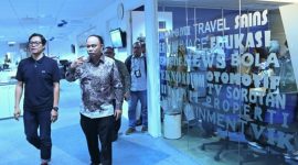 Menteri Komunikasi dan Informatika (Menkominfo), Budi Arie Setiadi, dalam kunjungannya ke Redaksi kompas.com di Menara Kompas, Palmerah, Jakarta, pada Kamis (29/8/2024). Foto: Humas Kominfo
