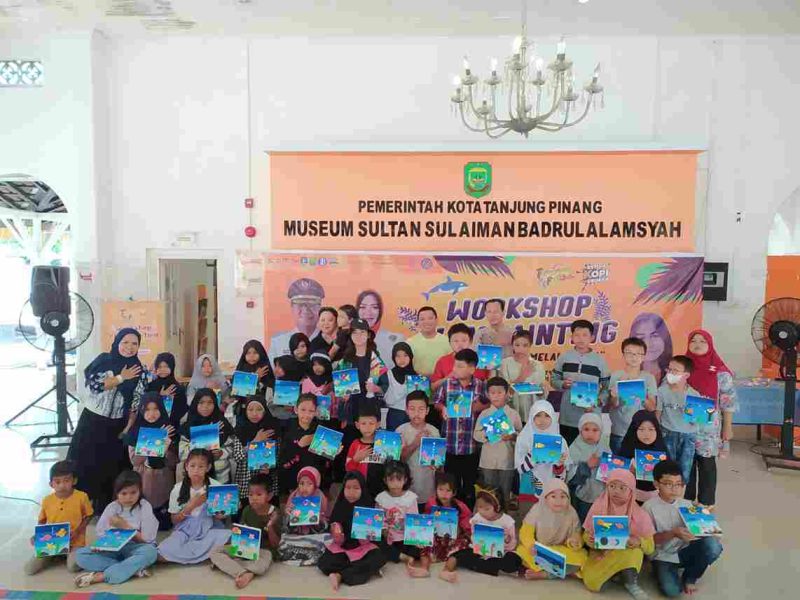 Museum Sultan Sulaiman Badrul Alamsyah (SSBA) kota Tanjungpinang menghadirkan suasana yang berbeda, Minggu (11/8/2024) kemarin, dengan menggelar workshop Clay Painting. Foto: Diskominfo Tanjungpinang