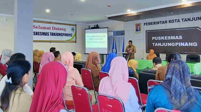 Dinas Kesehatan, Pengendalian Penduduk dan Keluarga Berencana Kota Tanjungpinang lakukan rapat pembentukan dan evaluasi jejaring skrining layak hamil, antenatal care dan stunting di Aula Puskesmas Tanjungpinang, Selasa (27/8/2024). Foto: Diskominfo Tanjungpinang