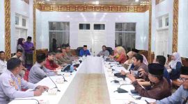 Dinas Kebudayaan dan Pariwisata (Disbudpar) menggelar rapat finalisasi persiapan Tanjungpinang Fest 2024 yang dipimpin langsung Sekretaris Daerah Kota Tanjungpinang, Zulhidayat,S.Hut di ruang rapat lantai 2 kantor wali kota Tanjungpinang, Kepri, Jum'at (2/8/2024). Foto: Diskominfo Tanjungpinang