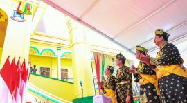 Gedung Lembaga Adat Melayu (LAM) Kepulauan Riau yang diberi nama Balai Adat Seri Indera Sakti telah selesai pembangunannya dan diresmikan oleh Gubernur Ansar Ahmad bersama Menparekraf RI Sandiaga Uno dan Wakapolri Agus Andrianto (Dato Seri Sakti Bhayangkara Utama), Senin, (5/8/2024). Foto: Diskominfo Kepri