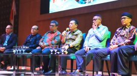 Gubernur Kepri Ansar Ahmad menghadiri sekaligus berdiskusi dalam kegiatan Kepri Tourism Forum 2024 yang diselenggarakan di Ballroom Aston Batam Hotel & Residence, Pelita Kota Batam, Kamis (22/8/2024). Foto: Diskominfo Kepri