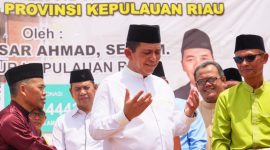 Peletakan batu pertama pembangunan Masjid Amar Ma'ruf di Jalan Panglima Dompak, Kampung Lembah Rantau, Kelurahan Batu IX, Kecamatan Tanjungpinang Timur, Kota Tanjungpinang. Foto: Diskominfo Kepri