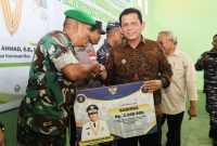 Penyaluran insentif bagi personel Babinsa, Babinpotmar, Babinpotdirga, dan Bhabinkamtibmas yang menjadi program Gubernur Kepri H Ansar Ahmad SE MM di tahun 2024 ini telah rampung disalurkan. Foto: Diskominfo Kepri
