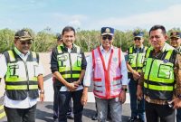 Kunjungan Menteri Perhubungan RI Budi Karya Sumadi didampingi Gubernur Kepulauan Riau, H. Ansar Ahmad dan Bupati Karimun Aunur Rafiq saat meninjau Bandara Raja Haji Abdullah Karimun. Foto: Diskominfo Kepri