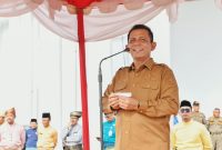 Gubernur Ansar Ahmad saat memimpin apel bersama di Halaman Kantor Gubernur, Dompak. Foto: Diskominfo Kepri