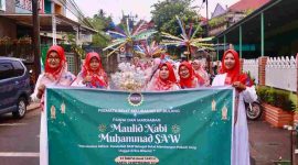 Ratusan ibu-ibu yang tergabung dalam Persatuan Majelis Taklim Badan Kontak Majelis Taklim (BKMT) Kelurahan Kampung Bulang, Sabtu (21/9/2024) pagi, menggelar pawai untuk memperingati Maulid Nabi Muhammad SAW. Foto: Diskominfo Tanjungpinang