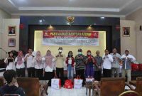 Dinas Sosial Kota Tanjungpinang menyalurkan bantuan asistensi rehabilitasi sosial (atensi) dan alat aksebilitas penyandang disabilitas, Orang Dengan HIV/AIDS (ODHA), NAPZA dan Anak kepada 125 Pemerlu Pelayanan Kesejahteraan Sosial (PPKS) guna menunjang kegiatan sehari-hari, Rabu (11/9/2024). Foto: Diskominfo Tanjungpinang
