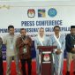 Pasangan calon Bupati dan Wakil Bupati Natuna, Cen Sui Lan-Jarmin Sidik, atau yang dikenal dengan singkatan Cermin, menjalani psikotes dan wawancara di Rumah Sakit Badan Pengusahaan (RSBP) Batam, Minggu (1/9/2024). Foto: INIKEPRI.COM