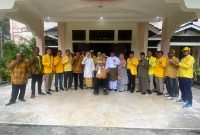 Cen Sui Lan saat menyambangi kediaman Daeng Rusnadi. Foto: INIKEPRI.COM