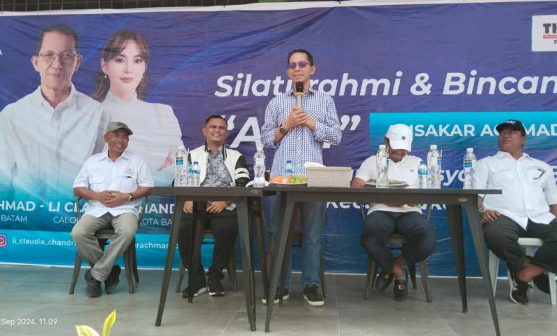Calon Wali Kota Batam Amsakar Achmad menghadiri acara bincang santai dan silahturahmi dengan masyarakat kecamatan Belakangpadang, Kota Batam, pada Sabtu (7/9/2024) pagi. Foto: INIKEPRI.COM
