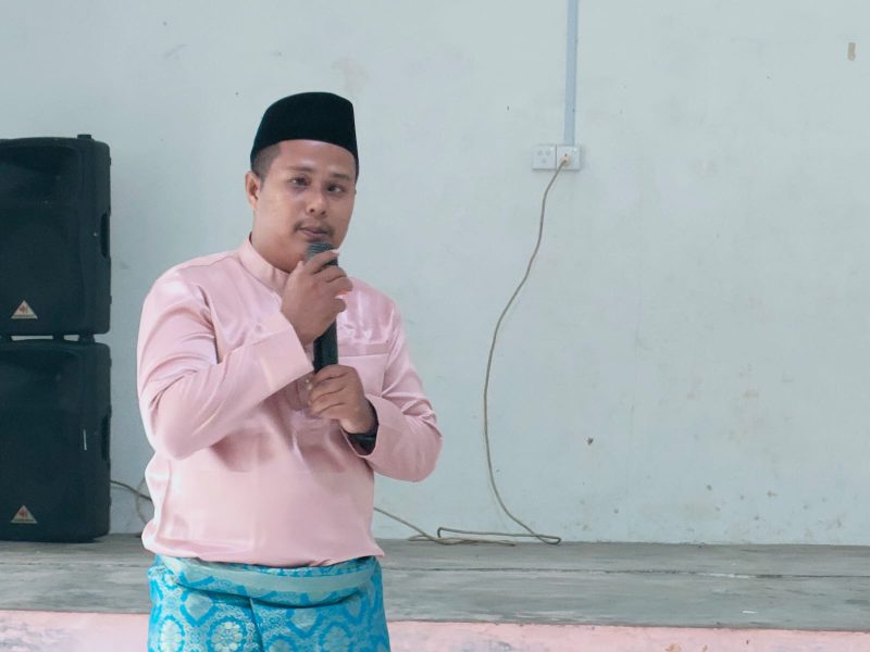 Heru, Ketua Pemuda Sebala, Desa Batu Gajah, mengajak masyarakat untuk mendukung pasangan Cen Sui Lan-Jarmin Sidik (CERMIN) pada Pilkada Natuna tahun 2024. Foto: Istimewa