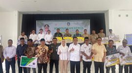 Anggota Dewan Perwakilan Rakyat (DPR) RI, Cen Sui Lan, mendampingi Gubernur Kepulauan Riau (Kepri) Ansar Ahmad dalam kunjungan kerja ke Kecamatan Pulau Tiga, Rabu, 11 September 2024. Foto: INIKEPRI.COM