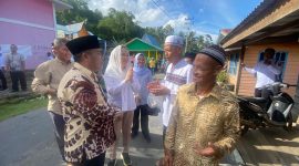 Anggota DPR-RI Cen Sui Lan melanjutkan rangkaian kunjungan kerja (kunker) bersama Gubernur Kepulauan Riau (Kepri) Ansar Ahmad ke Desa Tanjung Kumbik Utara, Kecamatan Pulau Tiga Barat, Rabu, 11 September 2024. Foto: INIKEPRI.COM