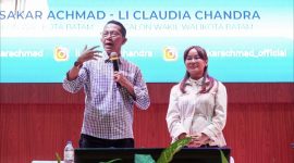 Amsakar Achmad dan Li Claudia Chandra. Foto: INIKEPRI.COM