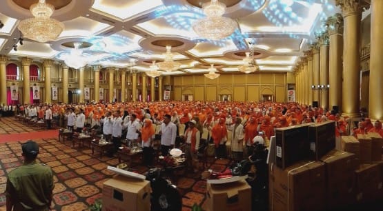Ribuan anggota dan simpatisan Partai Keadilan Sejahtera (PKS) tumpah ruah menghadiri Konsolidasi dan Deklarasi Pemenangan SAYANG dan ASLI pada Pilkada 2024 di Grand Ballroom Hotel Harmoni One, Batam Center, Minggu (22/9/2024). Foto: PKS