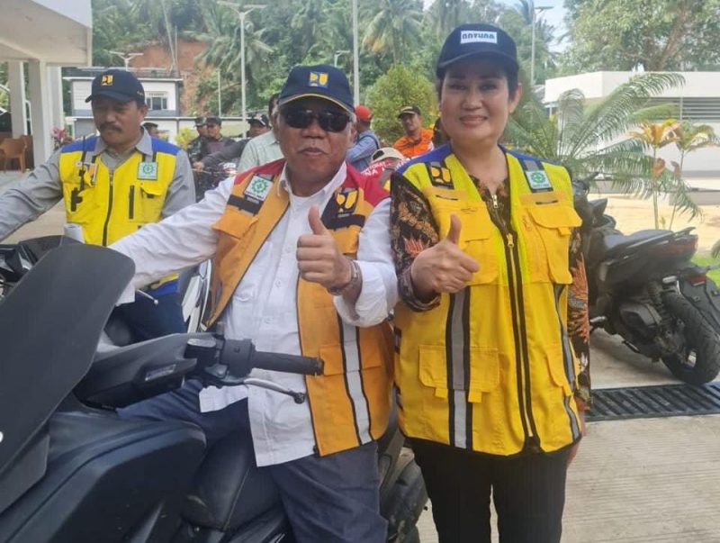 Cen Sui Lan bersama Menteri PUPR Basuki. Foto: INIKEPRI.COM