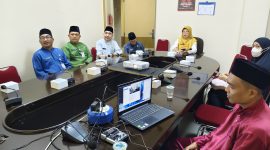 Pemerintah Kota Tanjungpinang kembali mengikuti Rapat Koordinasi rutin Pembahasan Langkah Konkret Pengendalian Inflasi di Daerah secara hybrid bersama Kementerian Dalam Negeri, berlangsung di Ruang Rapat Engku Putri Raja Hamidah, Lantai 3 Kantor Wali Kota Tanjungpinang, Senin (23/09/2024). Foto: Diskominfo Tanjungpinang