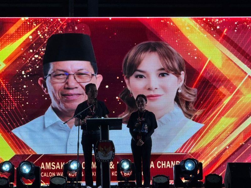 Amsakar Achmad dan Li Claudia Chandra di Deklarasi Kampanya Damai. Foto: INIKEPRI.COM