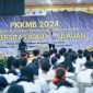 Calon Wali Kota Batam, Amsakar Achmad, menyampaikan pesan inspiratif kepada lebih dari 1.300 mahasiswa baru Universitas Riau Kepulauan (UNRIKA) dalam acara Pengenalan Kehidupan Kampus bagi Mahasiswa Baru (PKKMB) yang digelar pada Sabtu (28/9/2024). Foto: INIKEPRI.COM