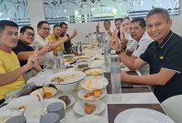 PLT ketua harian bersama KSB kemenangan censulai Lan- Jarmin saat bertemu disalah satu restoran di batam Sabtu (29/9/24). Foto: INIKEPRI.COM