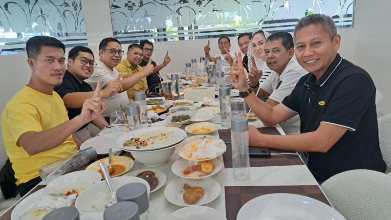 PLT ketua harian bersama KSB kemenangan censulai Lan- Jarmin saat bertemu disalah satu restoran di batam Sabtu (29/9/24). Foto: INIKEPRI.COM