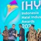 Pemerintah Provinsi Kepulauan Riau kembali meraih prestasi membanggakan di ajang Indonesia Halal Industry Award (IHYA) 2024. Untuk kedua kalinya, Kepri mendapatkan penghargaan bergengsi ini, setelah sebelumnya juga meraih penghargaan yang sama pada tahun 2023. Foto: Diskominfo kepri