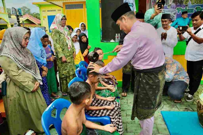 Masyarakat Pulau Penyengat menggelar tradisi Mandi Safar pada penghujung bulan Safar, sebuah acara tahunan yang sarat nilai keagamaan dan budaya. Foto: Diskominfo Tanjungpinang