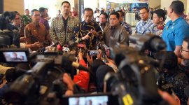 Presiden Joko Widodo (Jokowi) memberikan keterangan pers usai Peresmian Kawasan Indonesia Islamic Financial Center dan Kantor FIBA Indonesia di Menara Danareksa, Jakarta, Selasa (17/09/2024) pagi. Foto: Humas Setkab/Rahmat