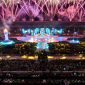 Suasana pesta kembang api memeriahkan penutupan PON XXI Aceh-Sumut 2024 di Stadion Utama Sumatera Utara, Sumut Sport Centre, Deli Serdang, Sumatera Utara, Jumat (20/9/2024). Pelaksanaan PON XXI Aceh-Sumut 2024 resmi berakhir dan selanjutnya PON XXII akan diselenggarakan di Provinsi Nusa Tenggara Timur (NTT) dan Nusa Tenggara Barat (NTB) pada tahun 2028 mendatang. ANTARA FOTO/Nova Wahyudi/rwa.