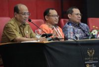Pelaksana Harian (Plh.) Direktur Jenderal (Dirjen) Bina Keuda Kemendagri Horas Maurits Panjaitan (kiri). Foto: ANTARA