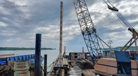 Pembangunan ponton HDPE di Kecamatan Durai, Kabupaten Karimun saat ini sedang digesa pengerjaannya. Berbagai material pendukung sudah berada di lokasi dan para pekerja juga sudah mulai bekerja. Foto: Diskominfo kepri
