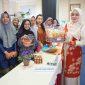 Pelaksanaan kegiatan Edukasi Public Speaking yang digelar di Aula Sultan Sulaiman Badrul Alamsyah, Lantai 3 Kantor Wali Kota Tanjungpinang juga dimeriahkan dengan kegiatan bazar yang diadakan oleh Dharma Wanita Persatuan (DWP) Unit Diskominfo Kota Tanjungpinang.  Foto: Diskominfo Tanjungpinang